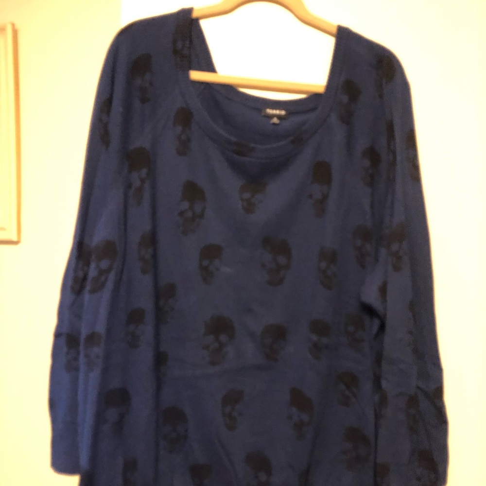 Blue/black skull sweater